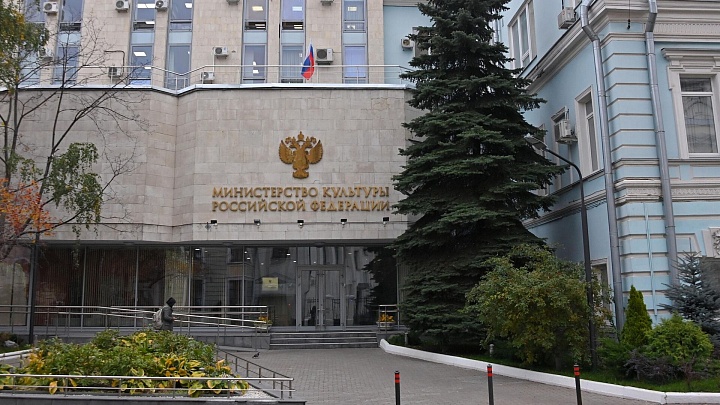 Российских артистов, находящихся на гастролях в Иране, доставили в Тегеран