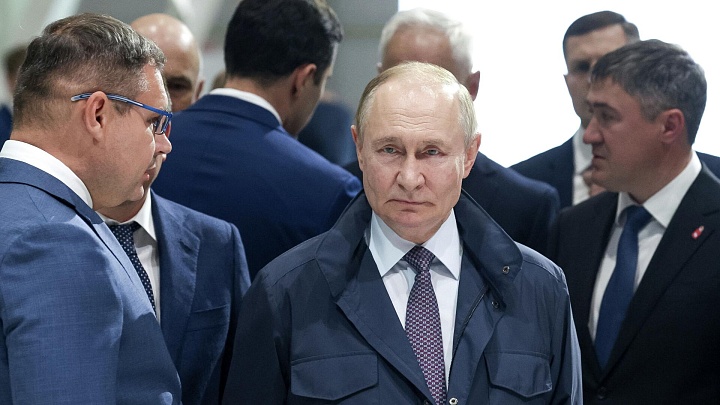 Путин призвал выпускать на объектах ОПК продукцию гражданского назначения