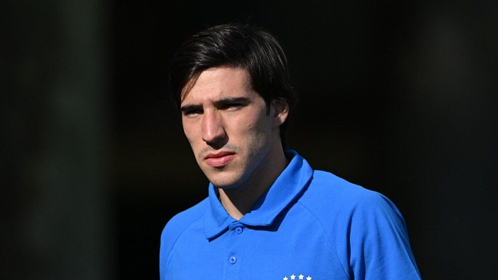 Дубль Тонали принес "Ньюкаслу" победу над "Астон Виллой" в Кубке Англии